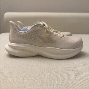 Hoka Women’s Mach 6 Running Shoes | Ivory + Glacier Grey | Size 9